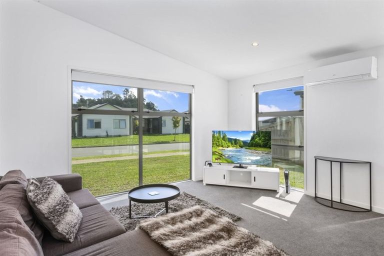 Photo of property in 37 Awataha Crescent, Pyes Pa, Tauranga, 3110