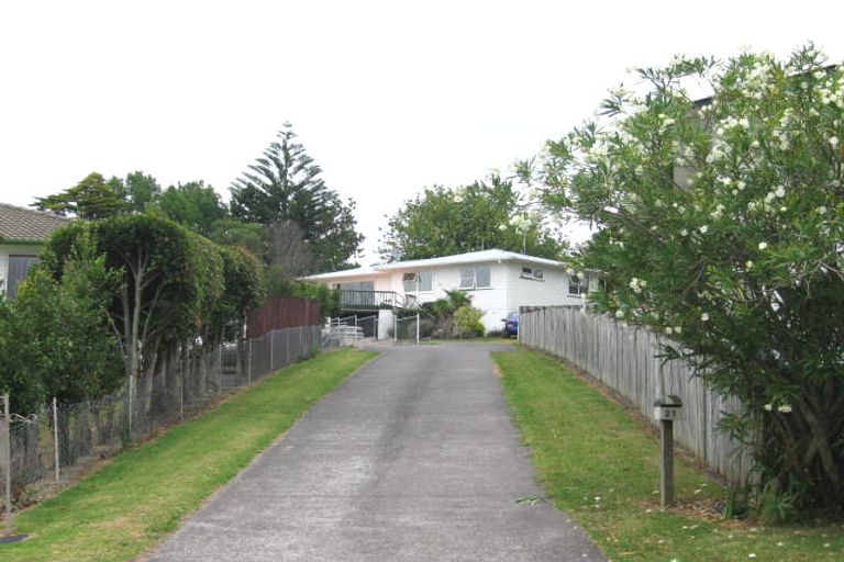Photo of property in 21 Aplin Place, Birkdale, Auckland, 0626