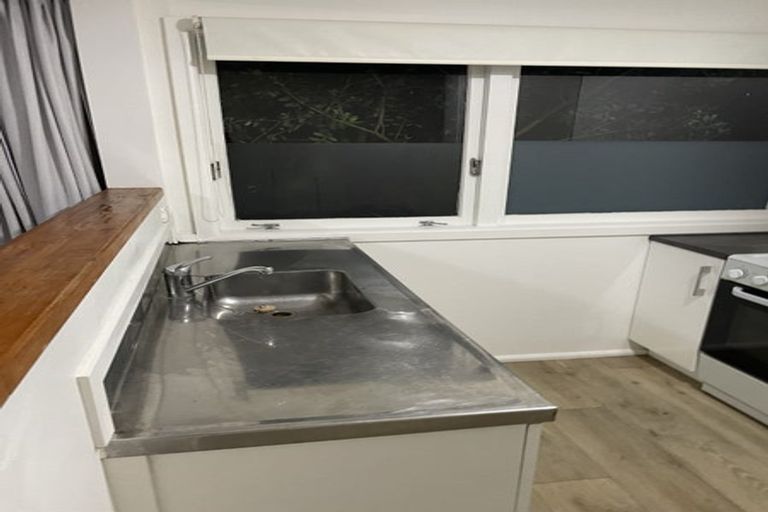 Photo of property in 1/706 East Coast Road, Pinehill, Auckland, 0632