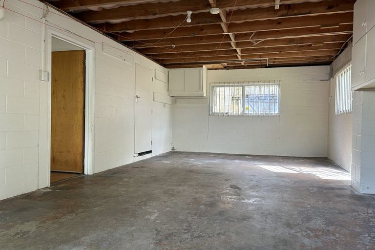 Photo of property in 2/28 Leaver Place, Weymouth, Auckland, 2103