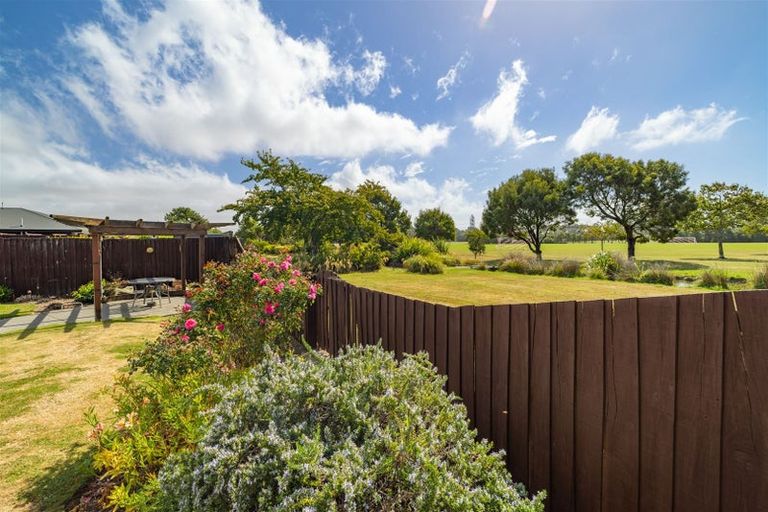 Photo of property in 34 Karnak Crescent, Russley, Christchurch, 8042