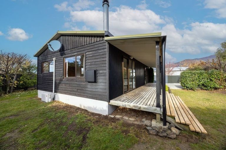 Photo of property in 37 Totara Terrace, Wanaka, 9305