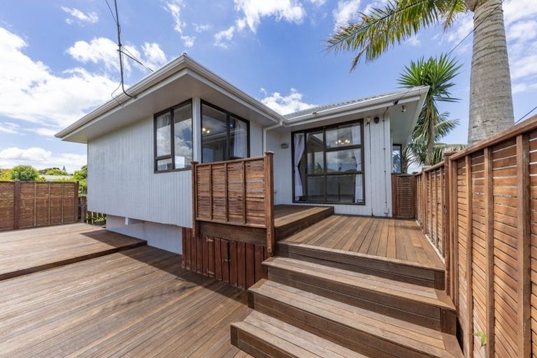 Photo of property in 8 Tane Street, New Lynn, Auckland, 0600