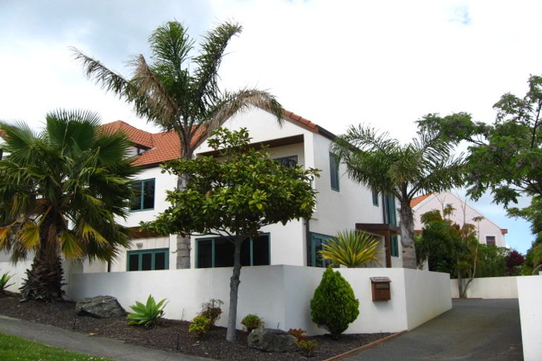 Photo of property in 6 Nautilus Drive, Gulf Harbour, Whangaparaoa, 0930