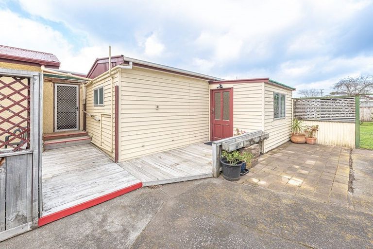 Photo of property in 3 Moore Avenue, Tawhero, Whanganui, 4501