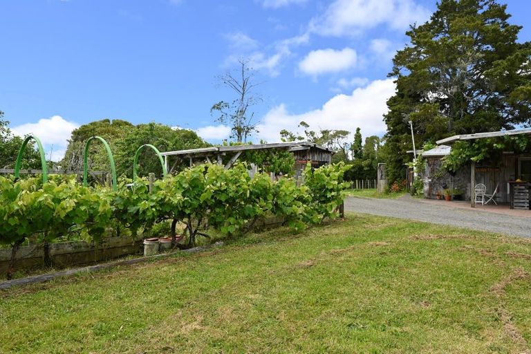 Photo of property in 867 Kahikatea Flat Road, Waitoki, Kaukapakapa, 0871