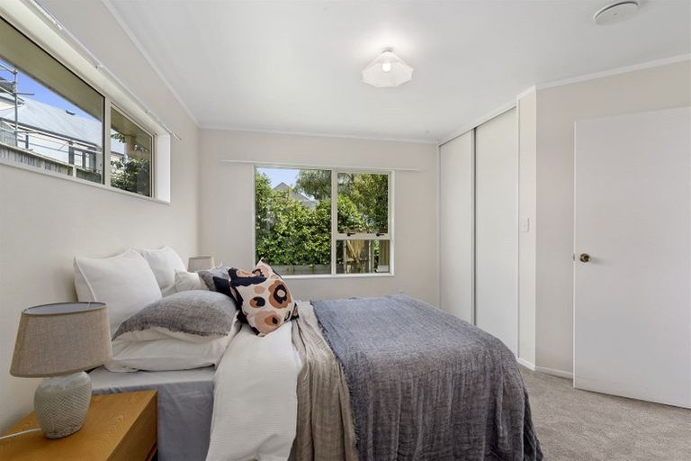 Photo of property in 7 Mercury Lane, Windsor Park, Auckland, 0632