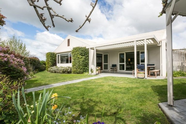 Photo of property in 22 Kensington Drive, Taradale, Napier, 4112