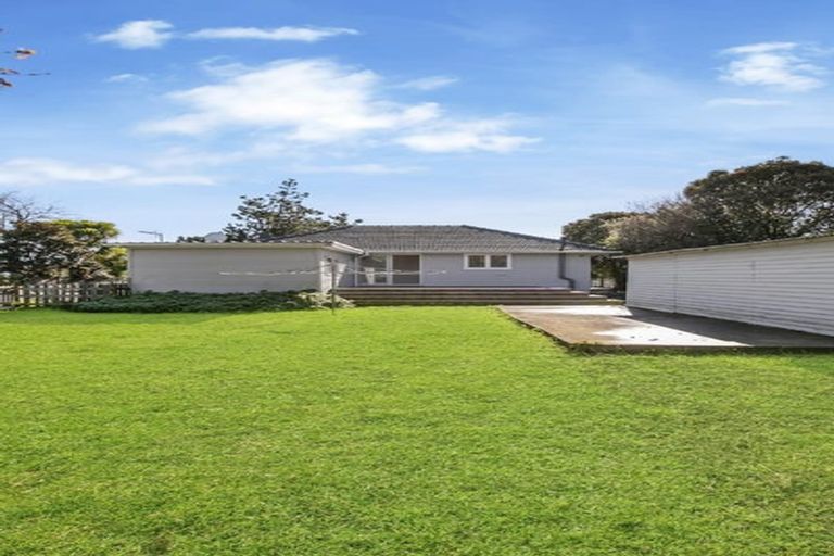 Photo of property in 40 Hereford Street, Te Atatu Peninsula, Auckland, 0610