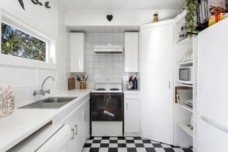 Photo of property in 30 Taupo View Road, Taupo, 3330