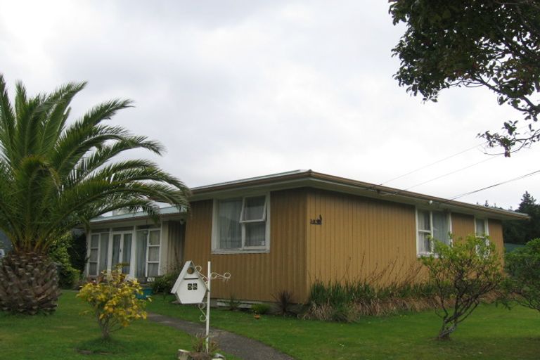 Photo of property in 58 Bird Grove, Stokes Valley, Lower Hutt, 5019