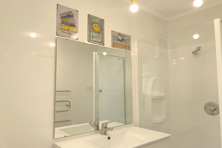 Photo of property in 4 Penryn Drive, Paremata, Porirua, 5026