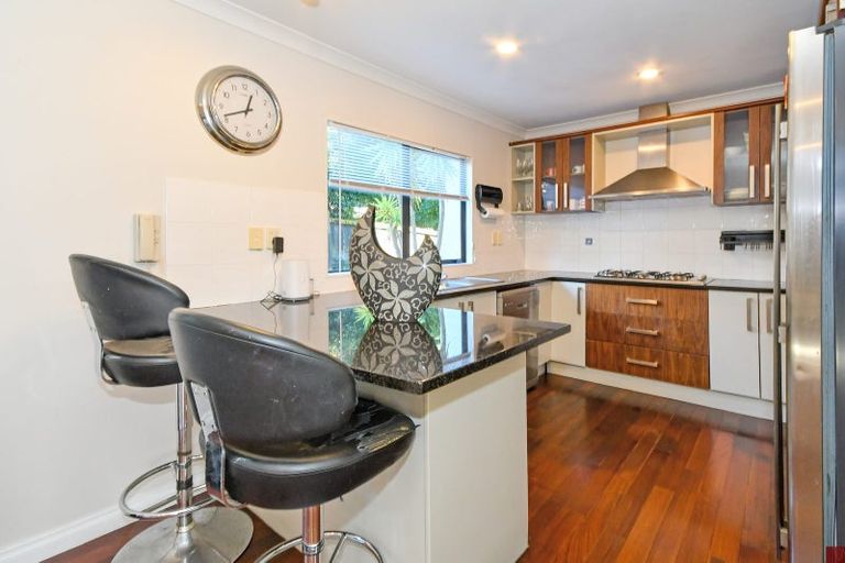 Photo of property in 106 Meadowland Drive, Somerville, Auckland, 2014