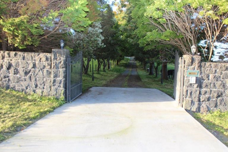 Photo of property in 38 Henson Road, Whitford, Howick, 2571