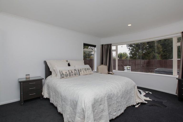 Photo of property in 43 Hastings Place, Hamilton Lake, Hamilton, 3204