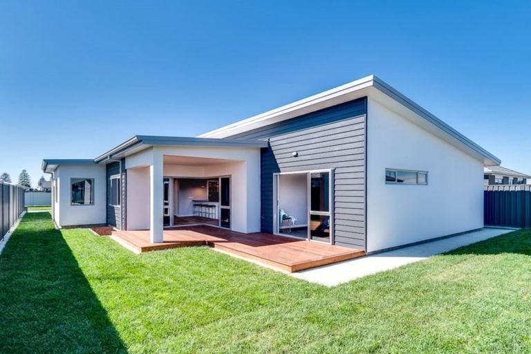 Photo of property in 8 Kaituna Place, Te Awa, Napier, 4110