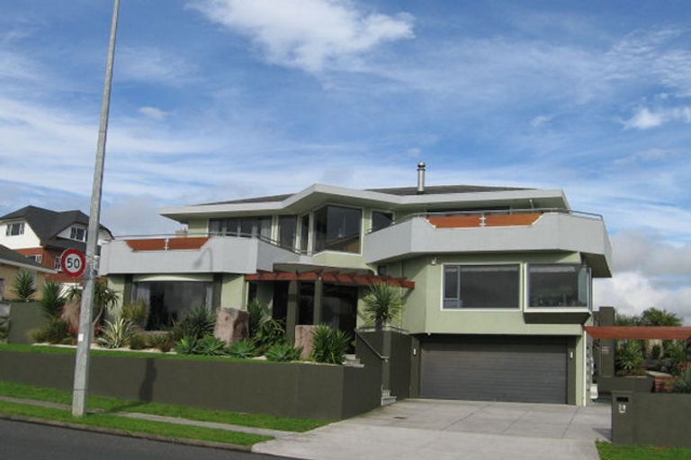 Photo of property in 38 Somerville Road, Shelly Park, Auckland, 2014