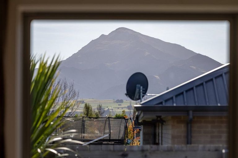 Photo of property in 4 Kingfisher Crescent, Albert Town, Wanaka, 9305