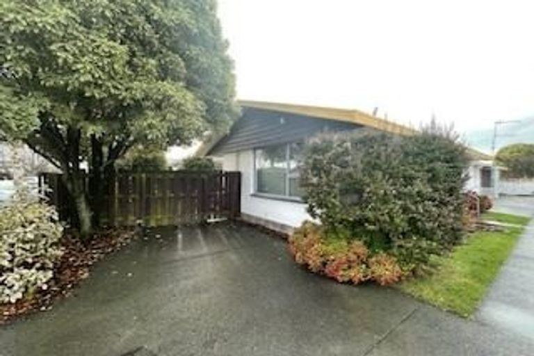 Photo of property in 1/14 Salford Avenue, Redwood, Christchurch, 8051
