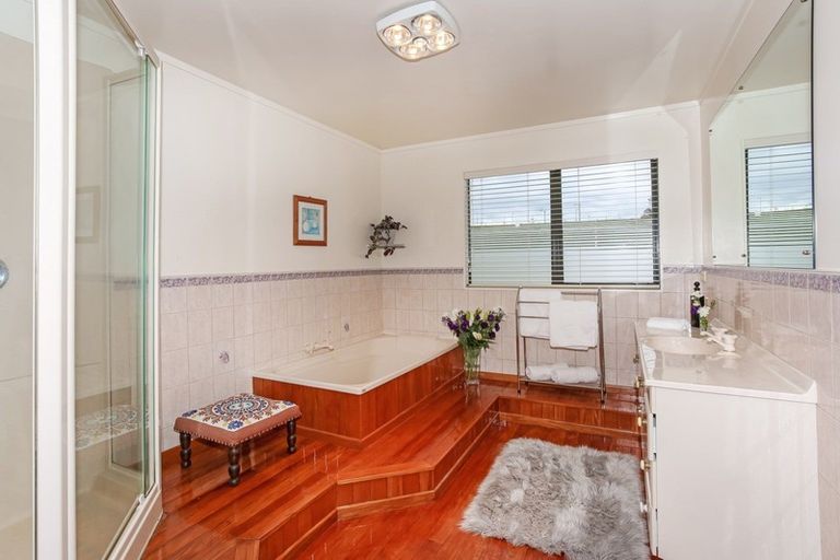 Photo of property in 325 Flat Bush School Road, Flat Bush, Auckland, 2019