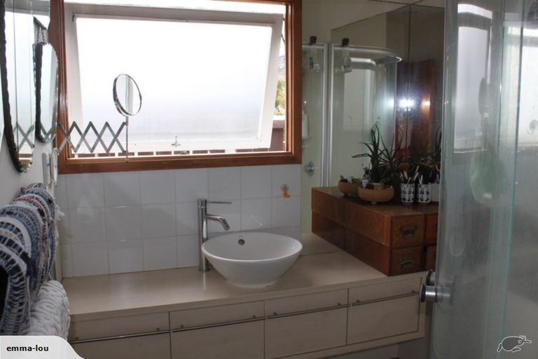 Photo of property in 6 Raekura Place, Redcliffs, Christchurch, 8081