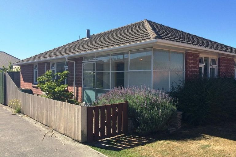 Photo of property in 2/14 Shaftesbury Street, Avonhead, Christchurch, 8042