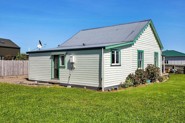 Photo of property in 1 Mahuru Lane, Okato, 4335