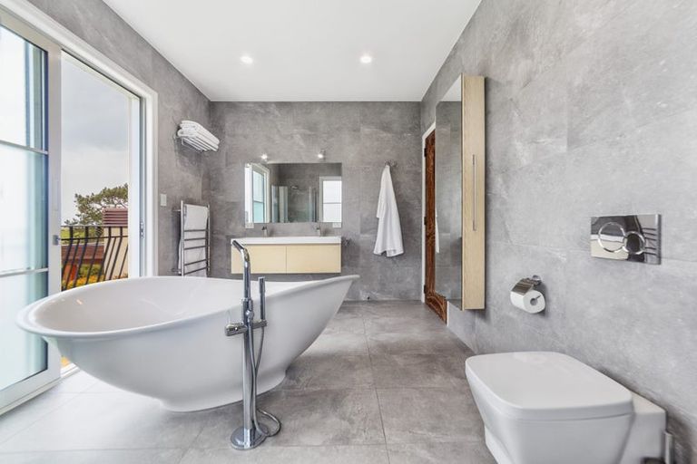 Photo of property in 52c Warman Road, Okura, Albany, 0792