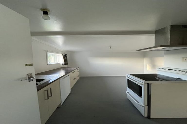 Photo of property in 3 Scott Street, Moturoa, New Plymouth, 4310