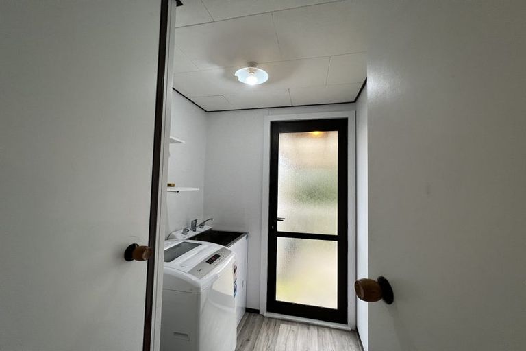 Photo of property in 22 Crosby Road, West Harbour, Auckland, 0618