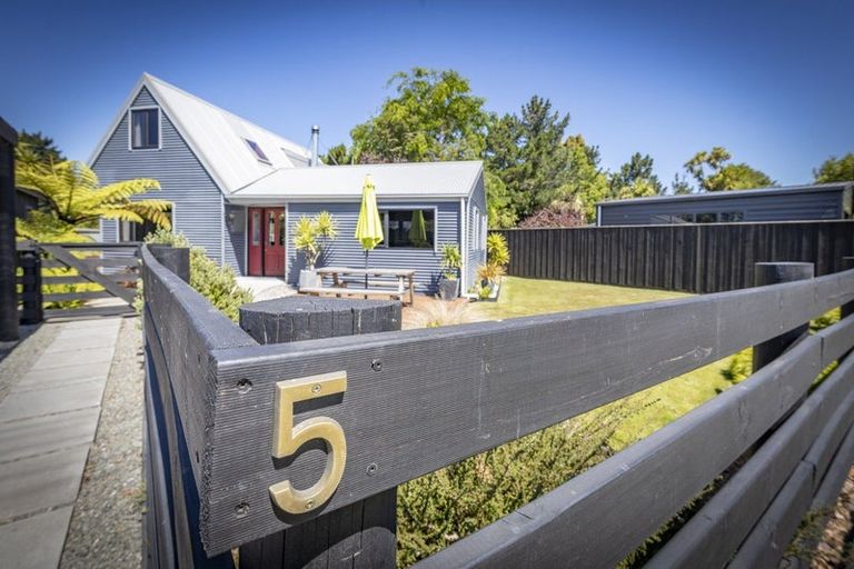 Photo of property in 5 Penfold Square, Leithfield, 7481