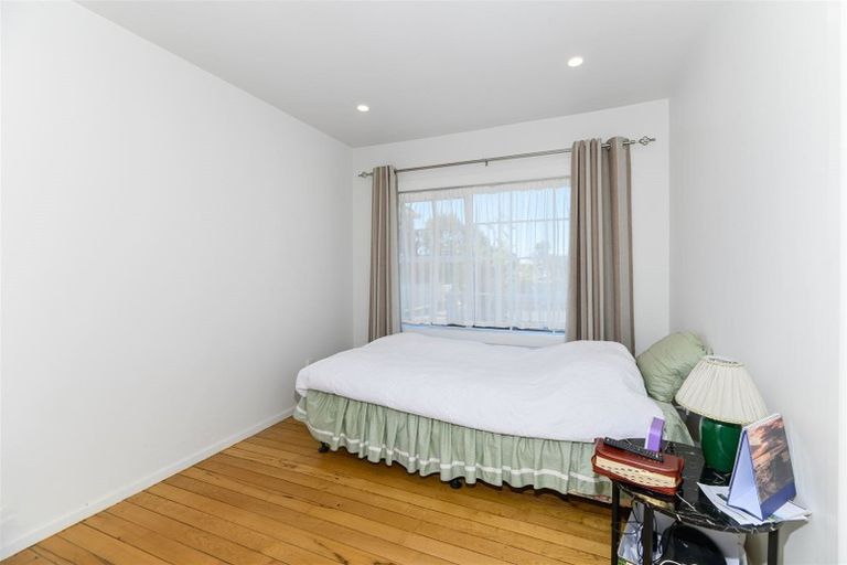 Photo of property in 486 Te Atatu Road, Te Atatu Peninsula, Auckland, 0610