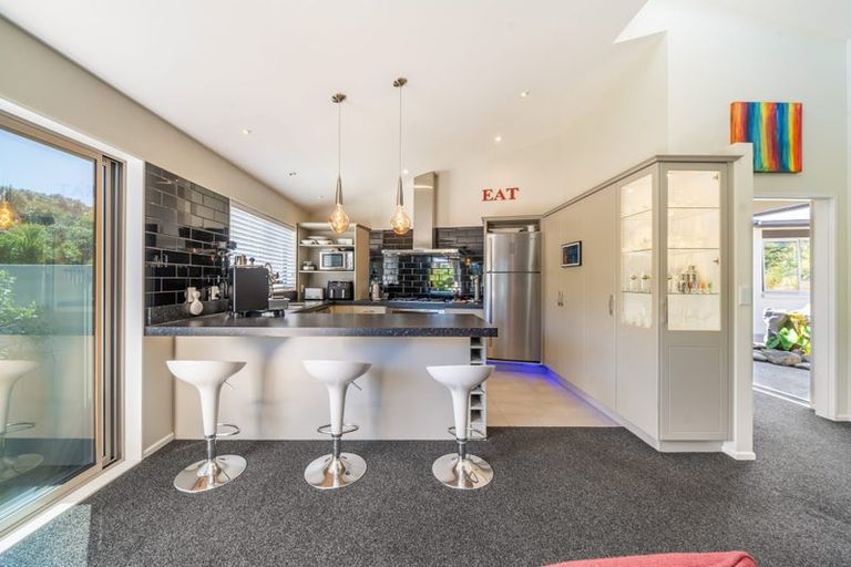 Photo of property in 41 Mount Marua Way, Timberlea, Upper Hutt, 5018