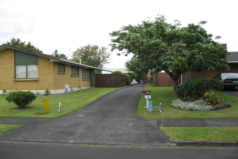 Photo of property in 14 Donzella Place, Conifer Grove, Takanini, 2112