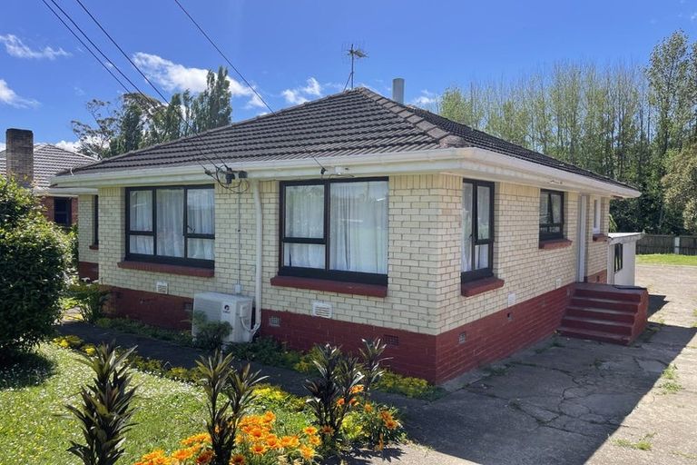 Photo of property in 71 Blake Road, Mangere East, Auckland, 2024