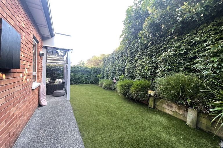 Photo of property in 6 Horizon View Road, Oteha, Auckland, 0632