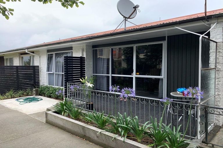 Photo of property in 2/65 Lincoln Road, Hillmorton, Christchurch, 8024