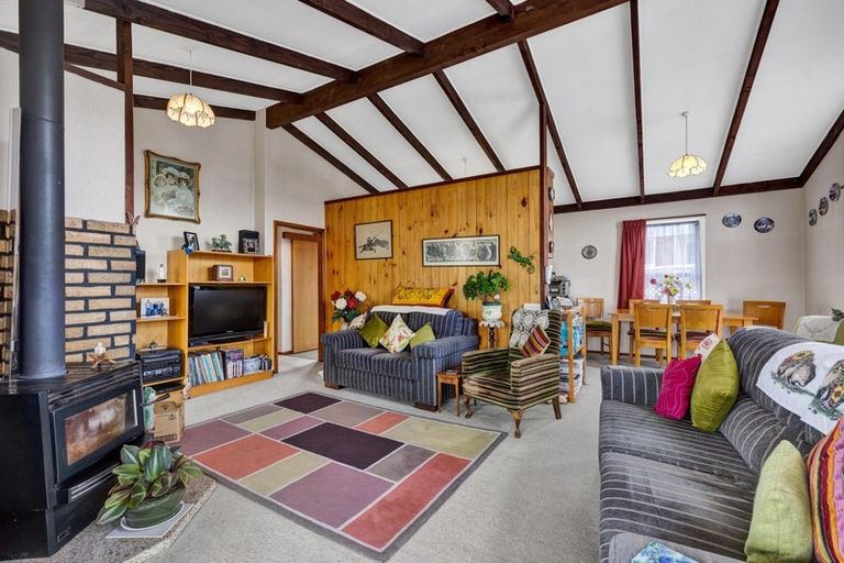 Photo of property in 16 Karaka Street, Inglewood, 4330