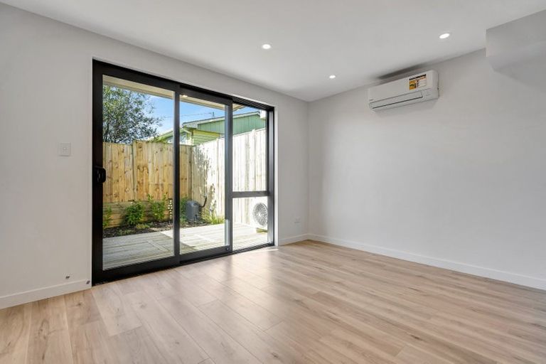 Photo of property in 7/24 Tomo Street, New Lynn, Auckland, 0600