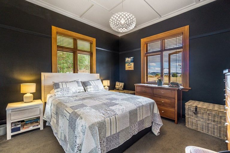 Photo of property in 6 Waterfront Road, Mangere Bridge, Auckland, 2022