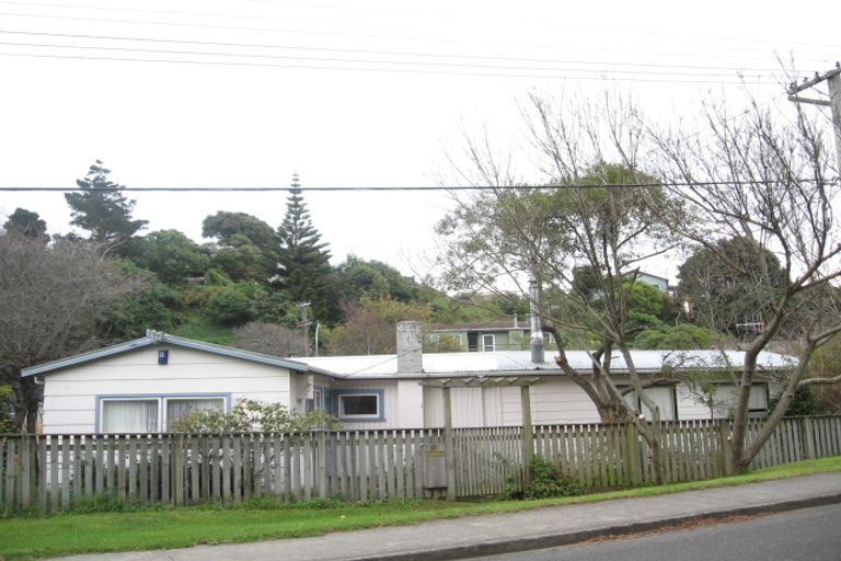 Photo of property in 50 Tennis Court Road, Raumati South, Paraparaumu, 5032