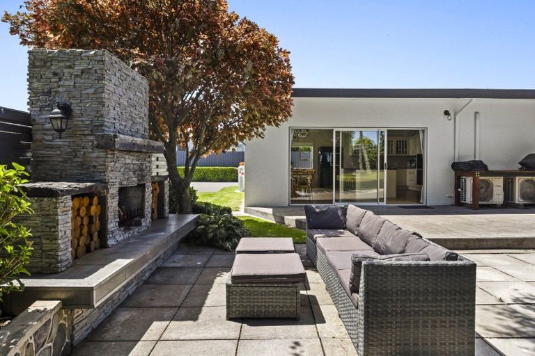 Photo of property in 326 South Road, Hawera, 4610