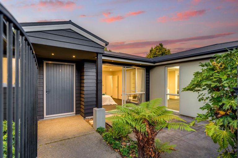 Photo of property in 2 Kinrara Place, Halswell, Christchurch, 8025