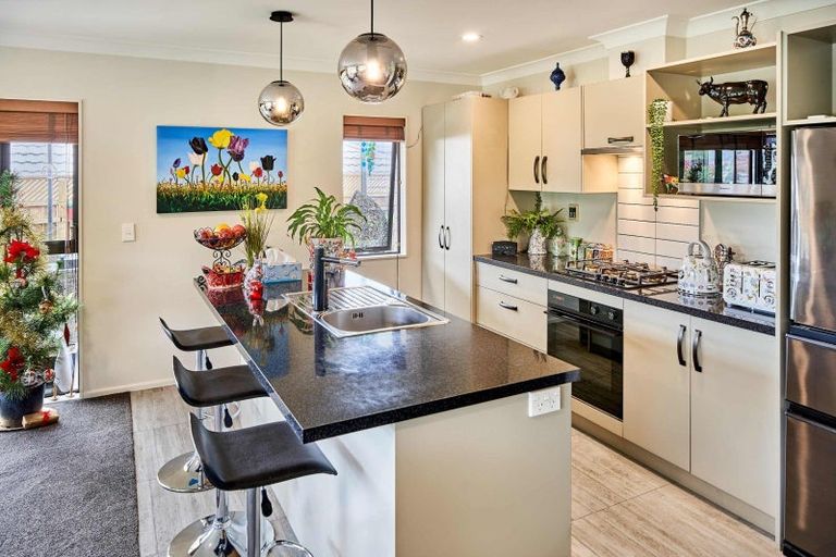 Photo of property in 38 Speldhurst Grove, Stokes Valley, Lower Hutt, 5019