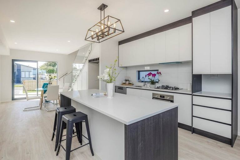 Photo of property in 27 Farranfore Road, Opaheke, Papakura, 2113