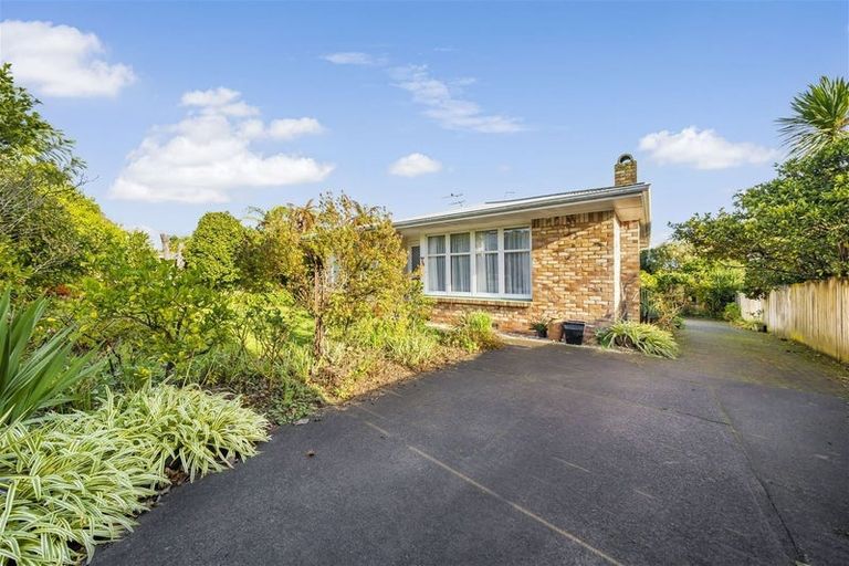 Photo of property in 48 Spence Road, Henderson, Auckland, 0612