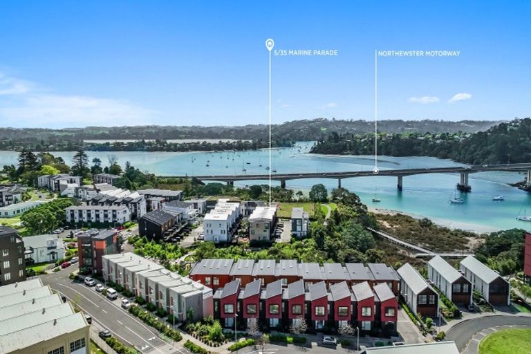 Photo of property in 5/35 Marine Parade, Hobsonville, Auckland, 0616