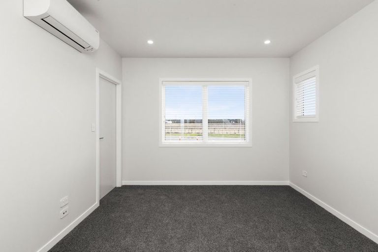 Photo of property in 102 Eriksen Road, Te Awa, Napier, 4110