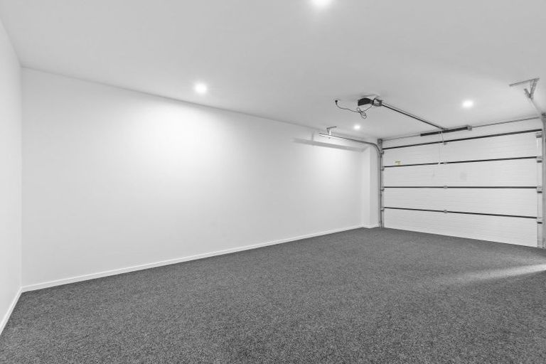 Photo of property in 165b Wiseley Road, West Harbour, Auckland, 0618