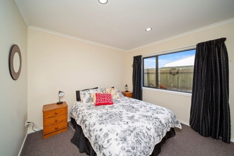 Photo of property in 2/241 Omata Road, Spotswood, New Plymouth, 4310